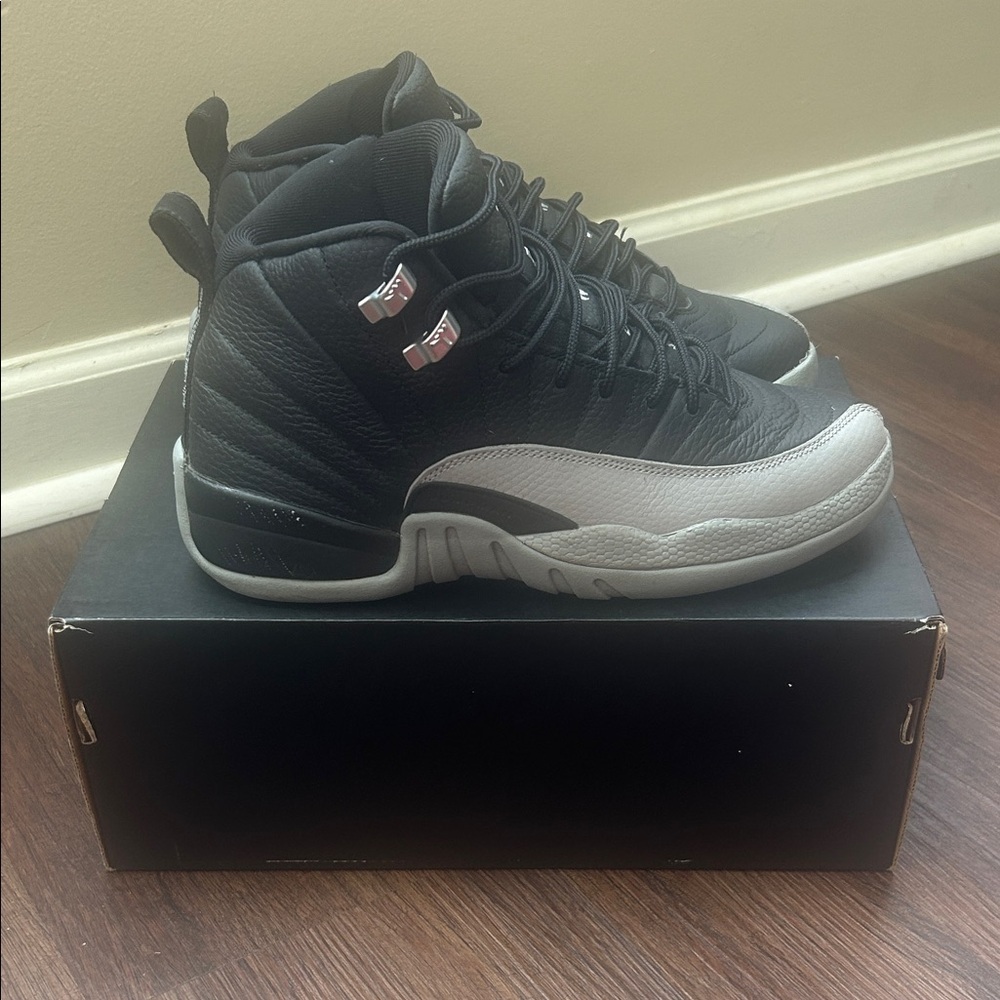 Air Jordan 12 Retro black/wolf grey kids size 6Y